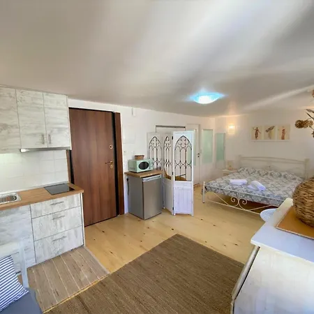 Mary's Melodies At Corfu Old Town Apartment